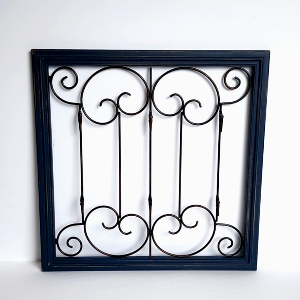 Wall Decorative Metal & Wood Photo Holder/Display Piece
